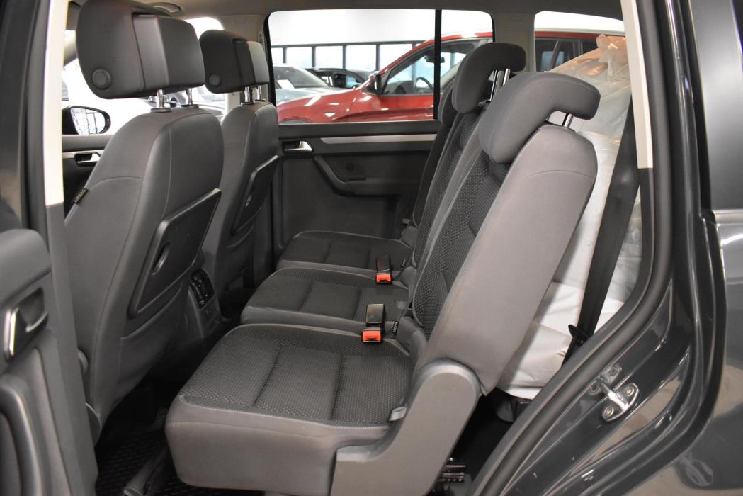 VOLKSWAGEN Touran 2014