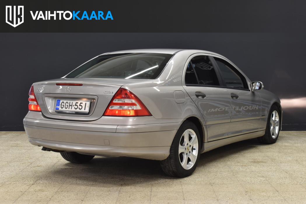 MERCEDES-BENZ C 2004