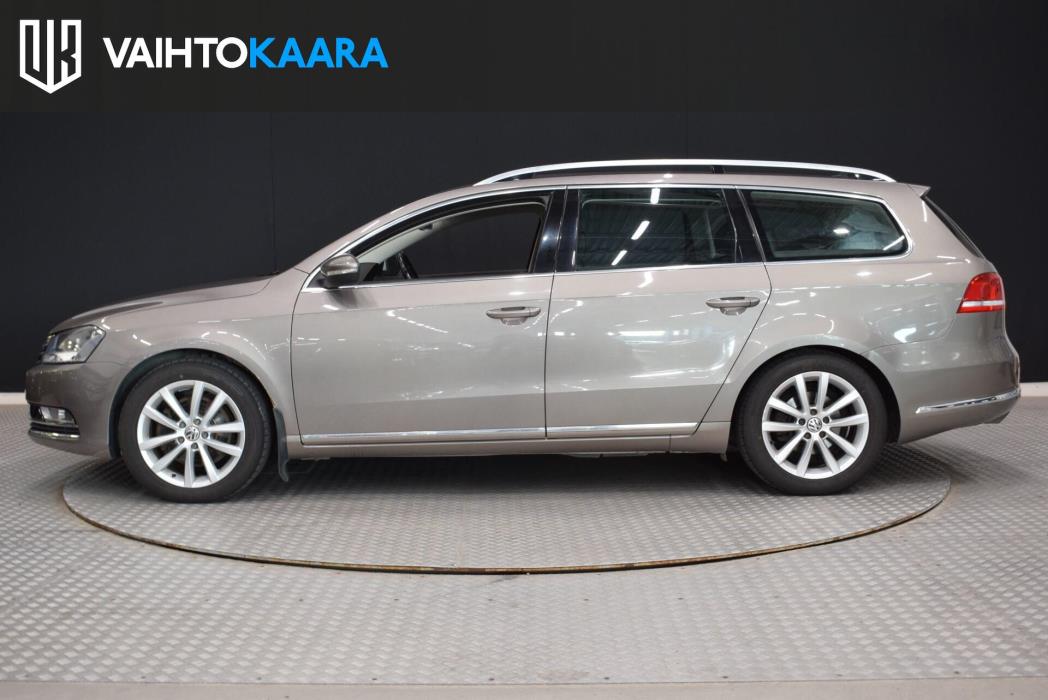 VOLKSWAGEN Passat 2011