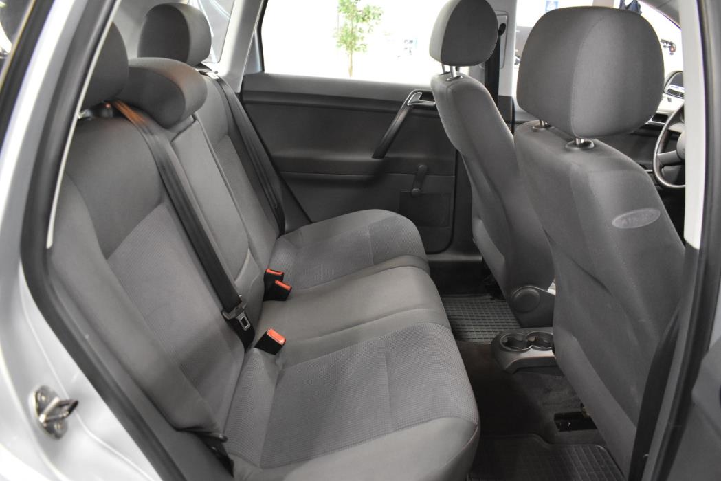 VOLKSWAGEN Polo 2003