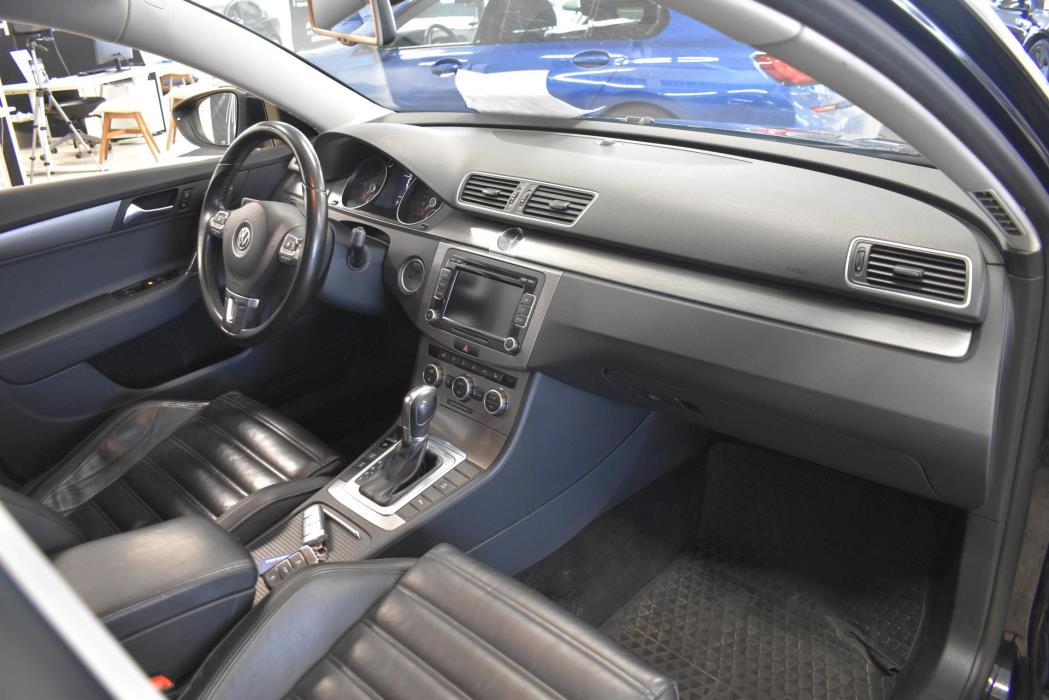 VOLKSWAGEN Passat 2013
