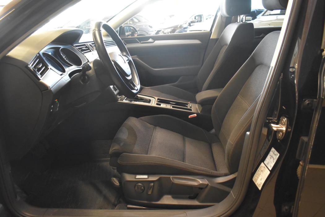 VOLKSWAGEN Passat 2016