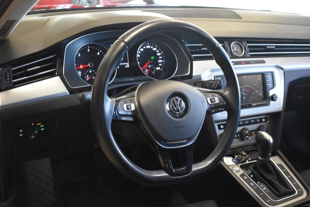 VOLKSWAGEN Passat 2016