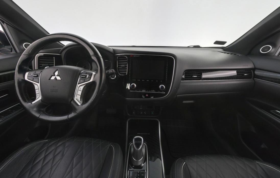 MITSUBISHI Outlander PHEV 2020