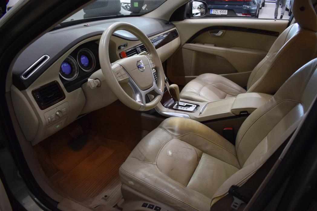 VOLVO S80 2011