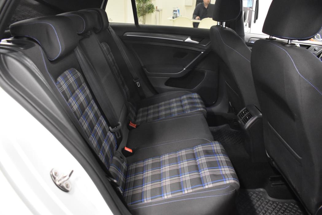 VOLKSWAGEN Golf 2020