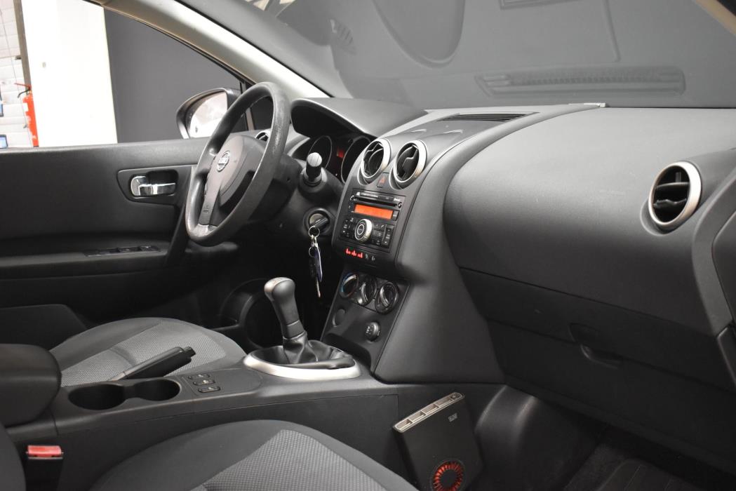 NISSAN Qashqai 2010