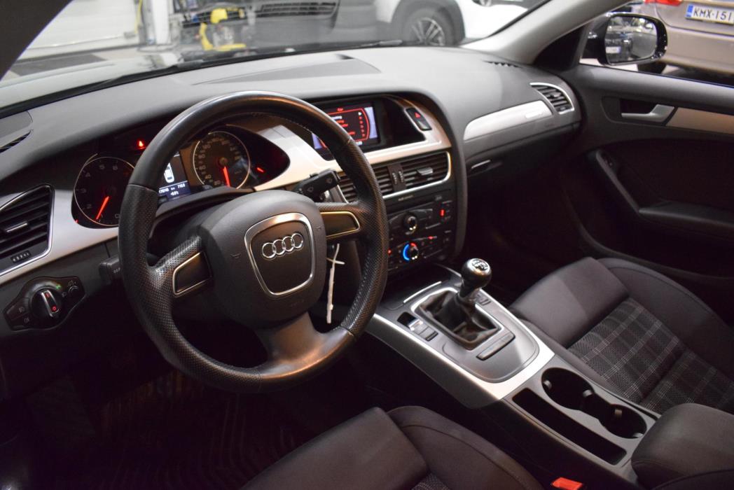 AUDI A4 2011