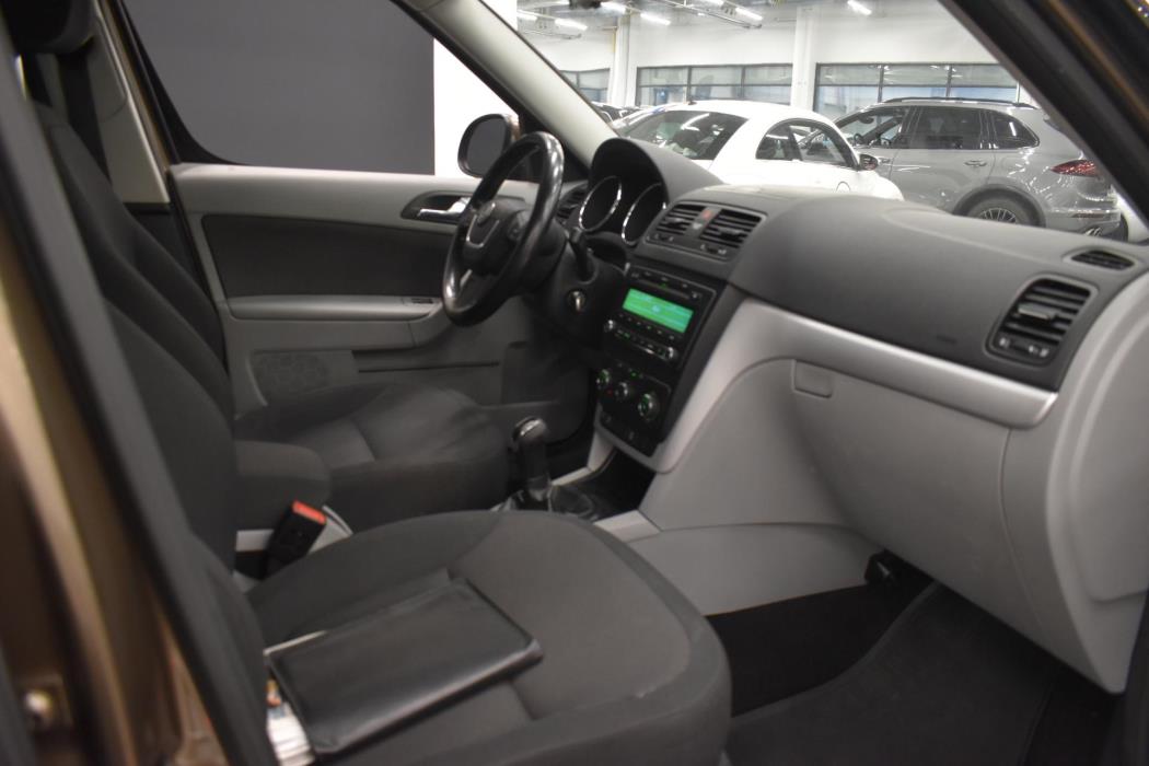 SKODA Yeti 2011