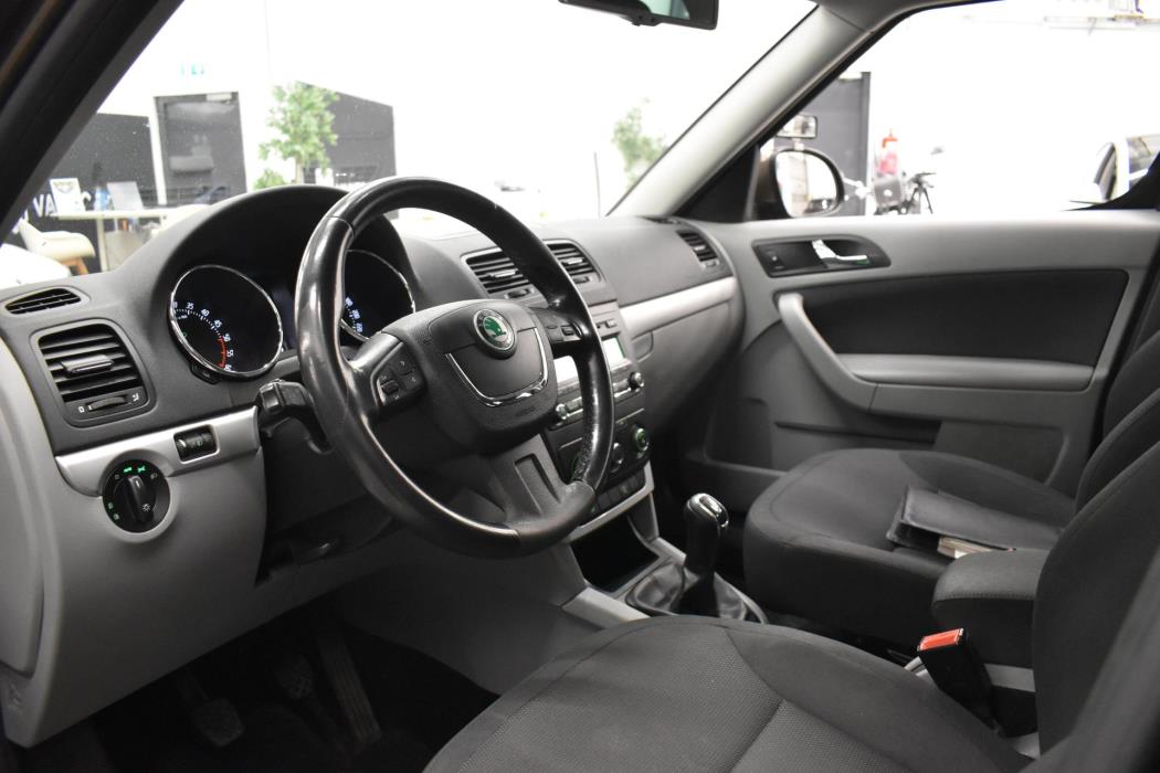 SKODA Yeti 2011