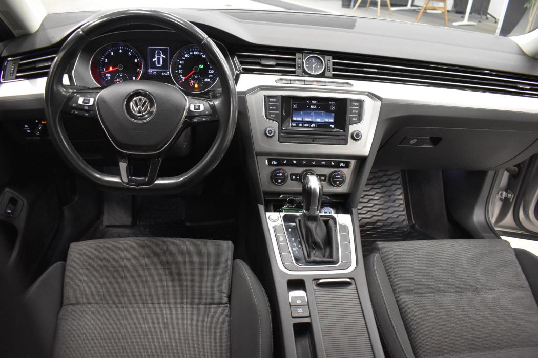 VOLKSWAGEN Passat 2017