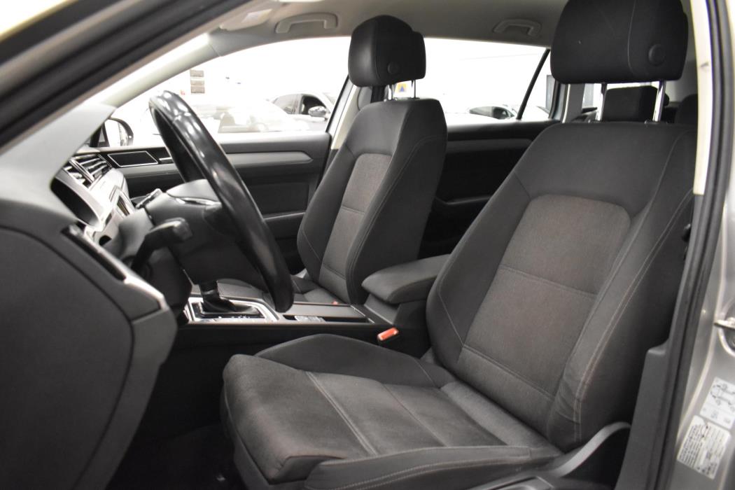 VOLKSWAGEN Passat 2017