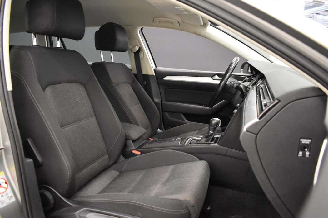 VOLKSWAGEN Passat 2017