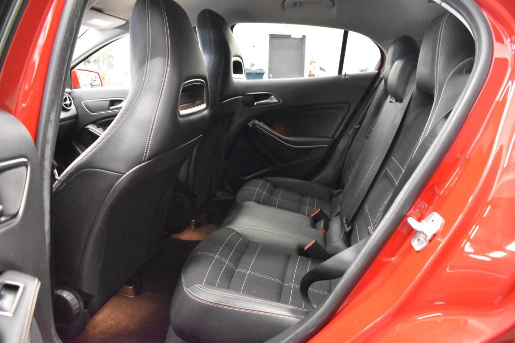 MERCEDES-BENZ GLA 2014