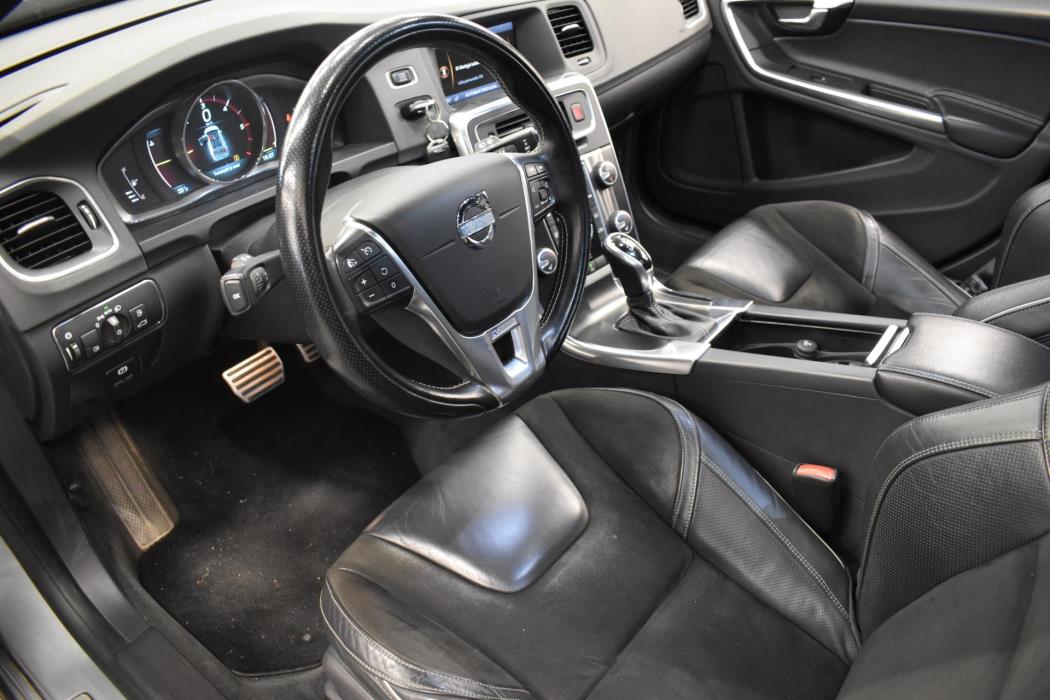 VOLVO V60 2014