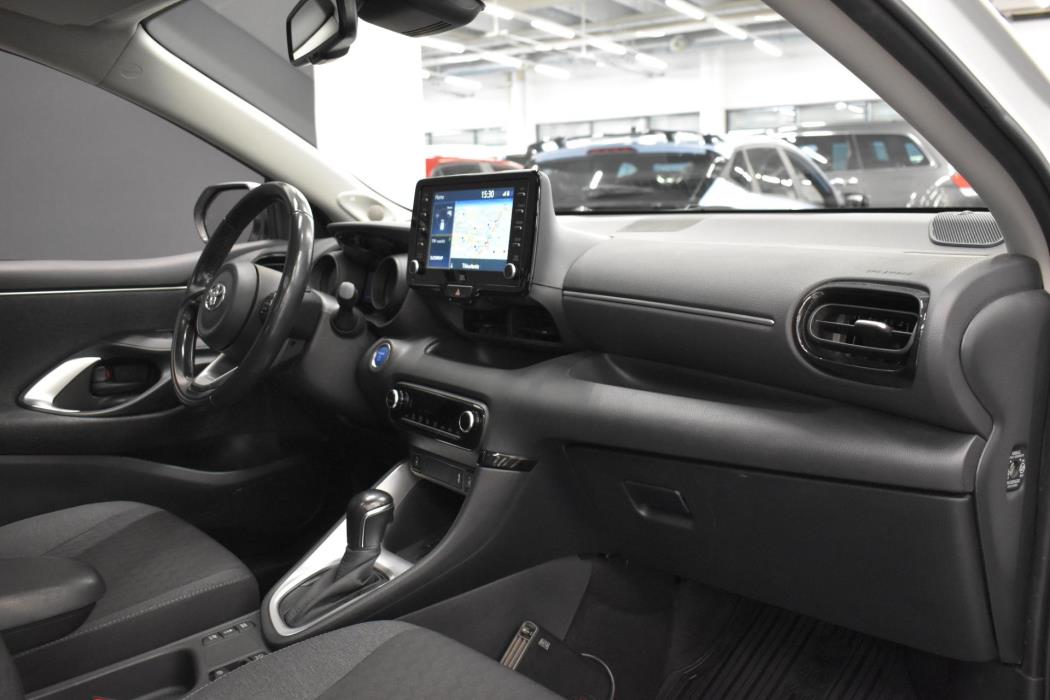 TOYOTA Yaris 2021