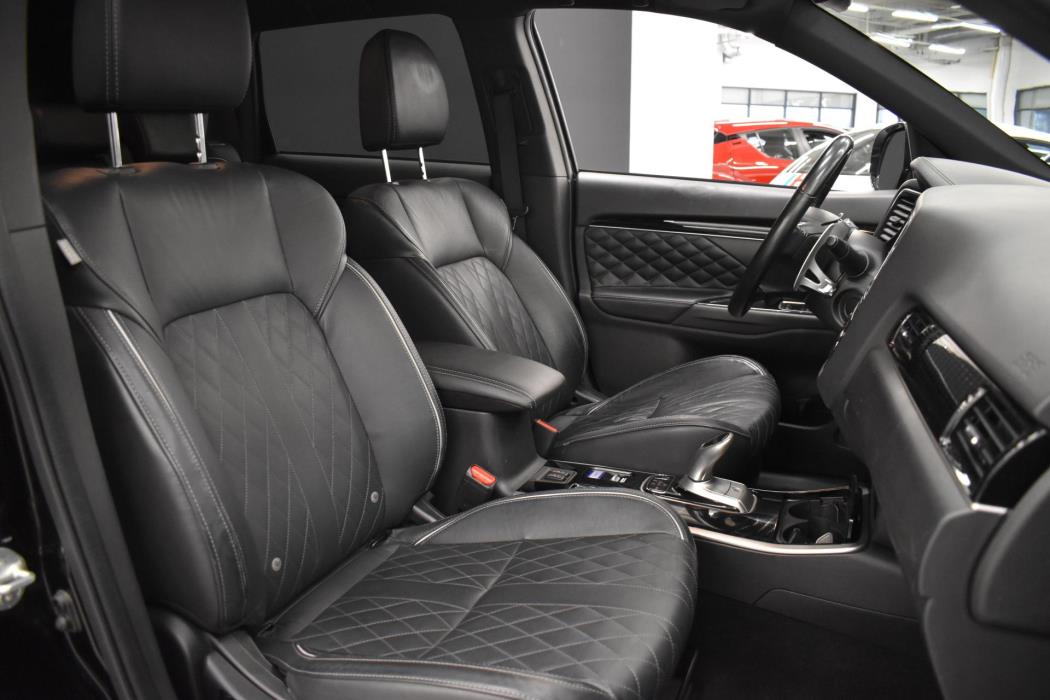 MITSUBISHI Outlander PHEV 2019