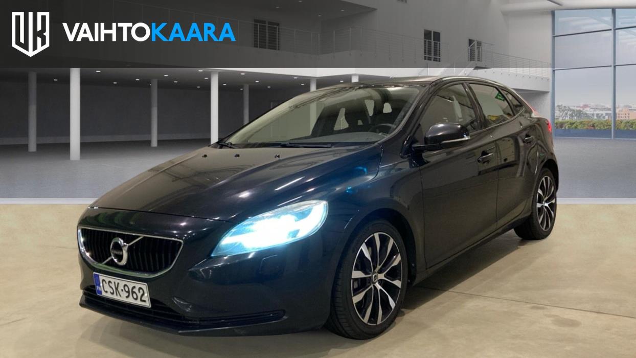 VOLVO V40 2018