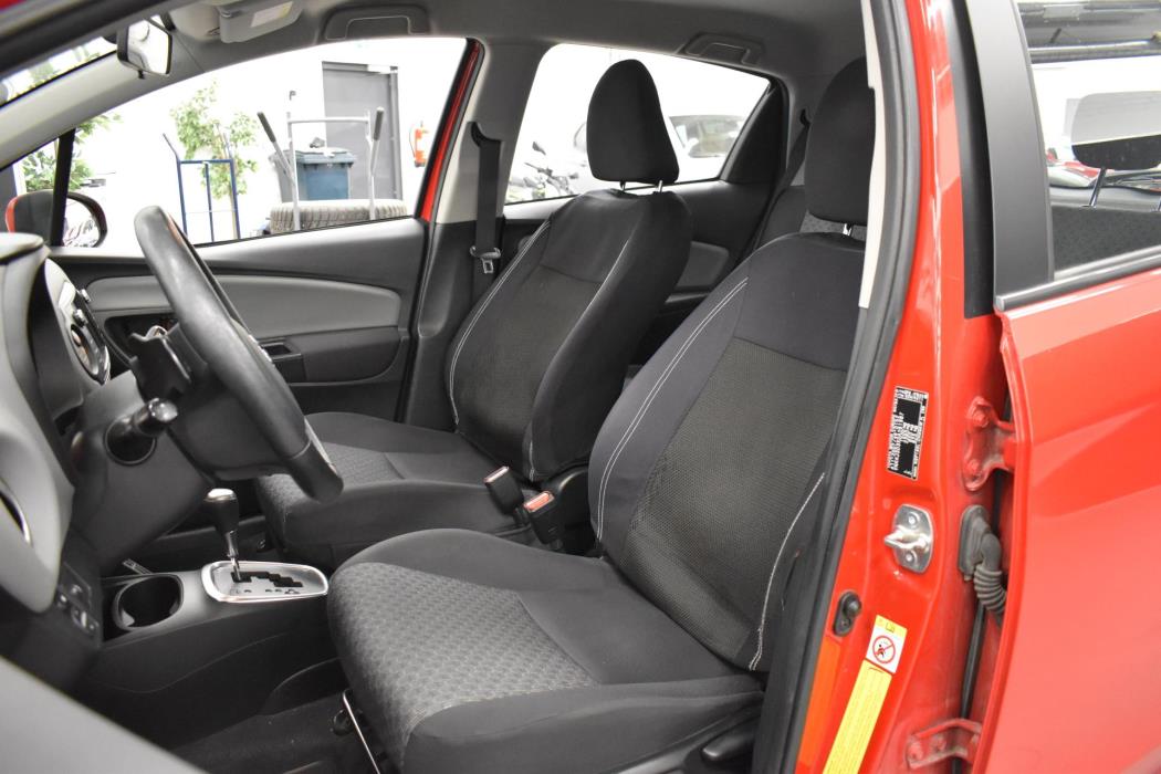 TOYOTA Yaris 2014