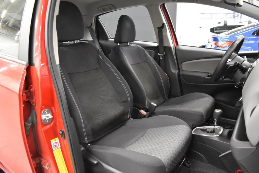 TOYOTA Yaris 2014