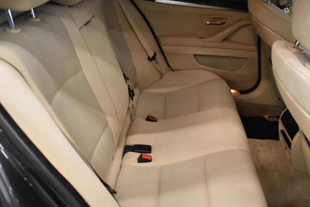BMW 520 2011