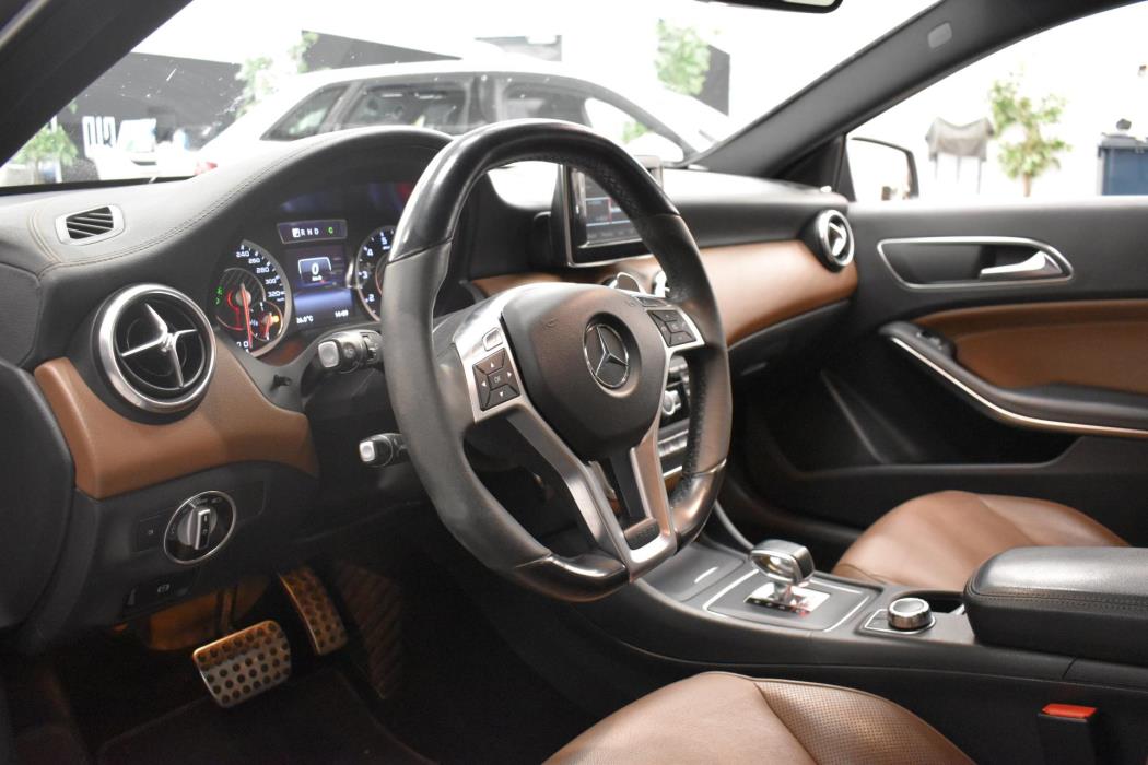 MERCEDES-BENZ A 45 AMG 2014