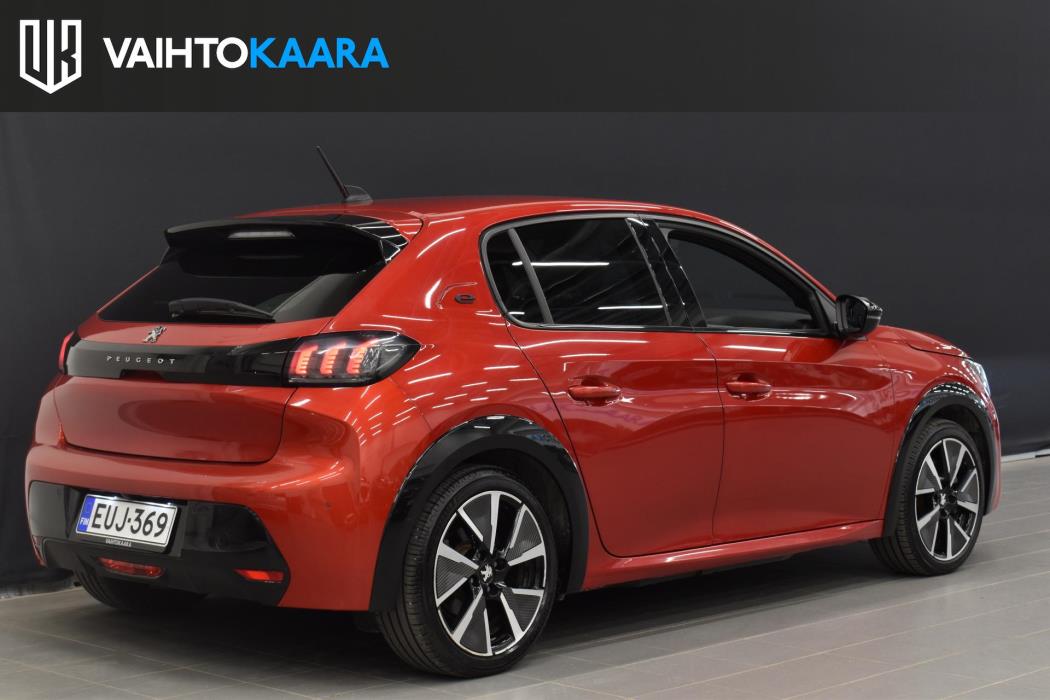 PEUGEOT e-208 2021