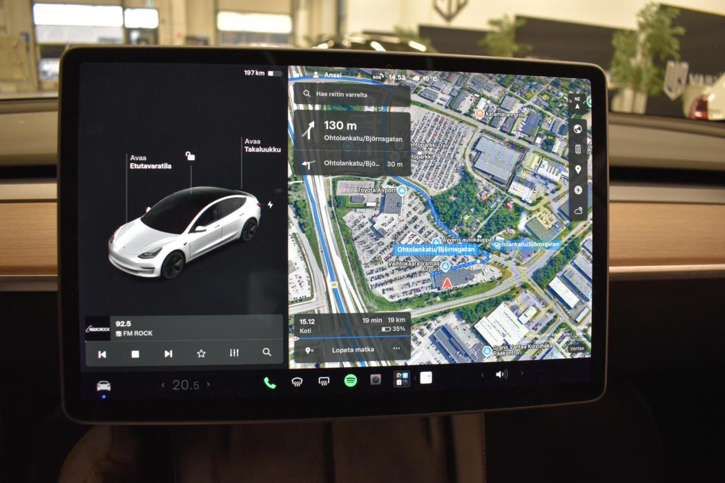 TESLA Model 3 2021