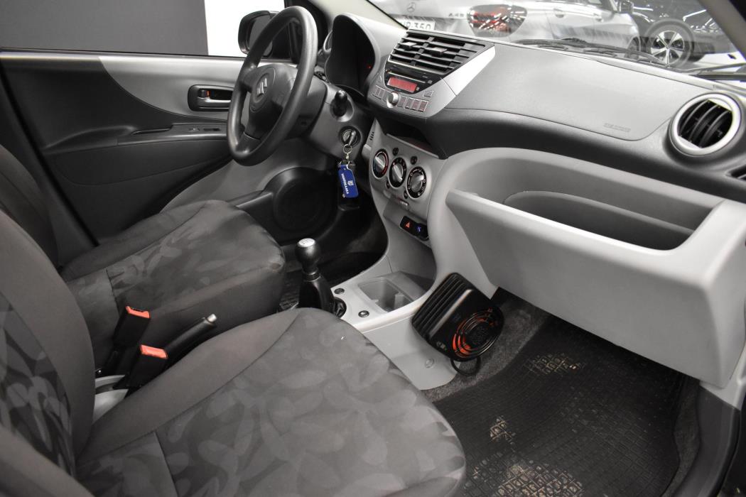 SUZUKI Alto 2010