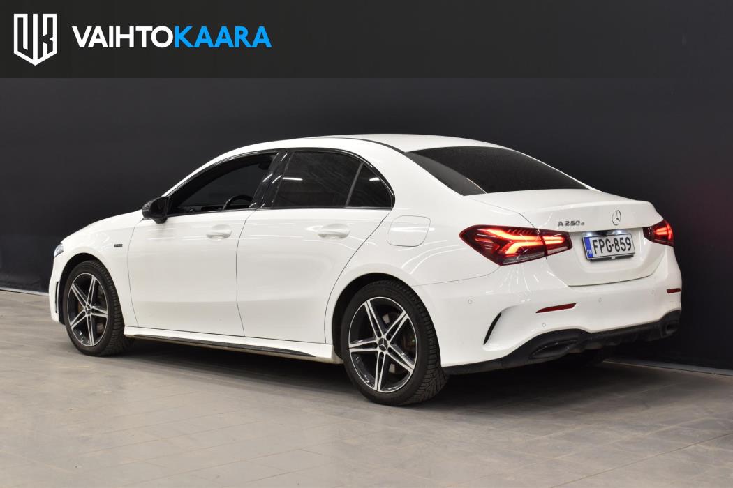 MERCEDES-BENZ A 2021
