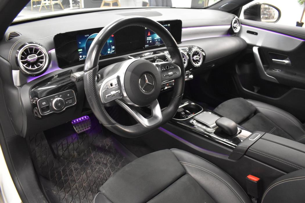 MERCEDES-BENZ A 2021