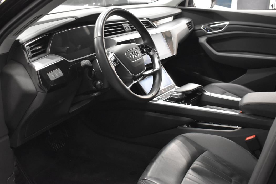 AUDI e-tron 2021