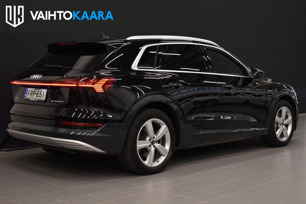 AUDI e-tron 2021