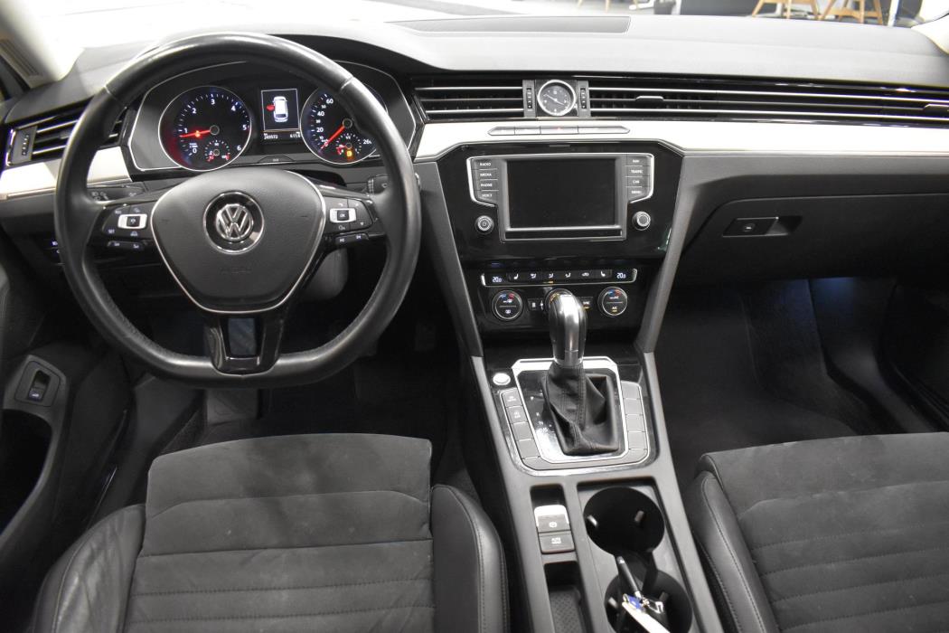 VOLKSWAGEN Passat 2016