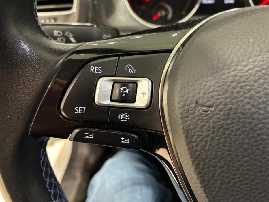 VOLKSWAGEN Golf 2020