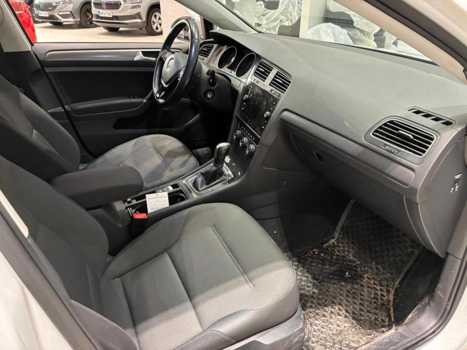 VOLKSWAGEN Golf 2020