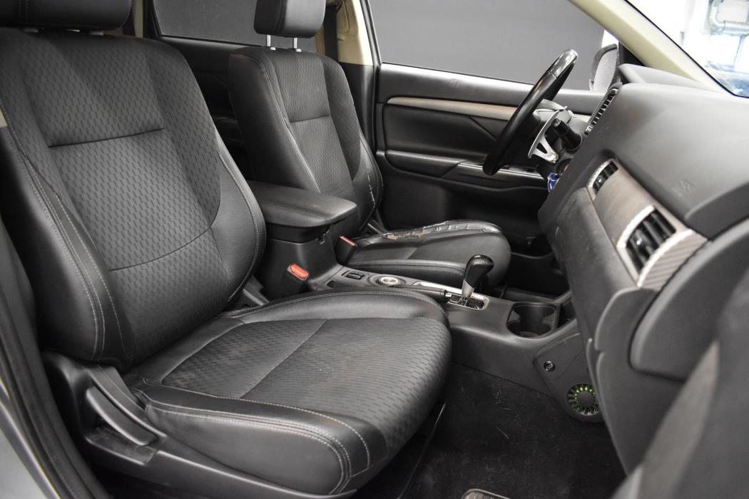 MITSUBISHI Outlander 2014