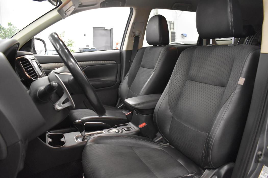 MITSUBISHI Outlander 2014