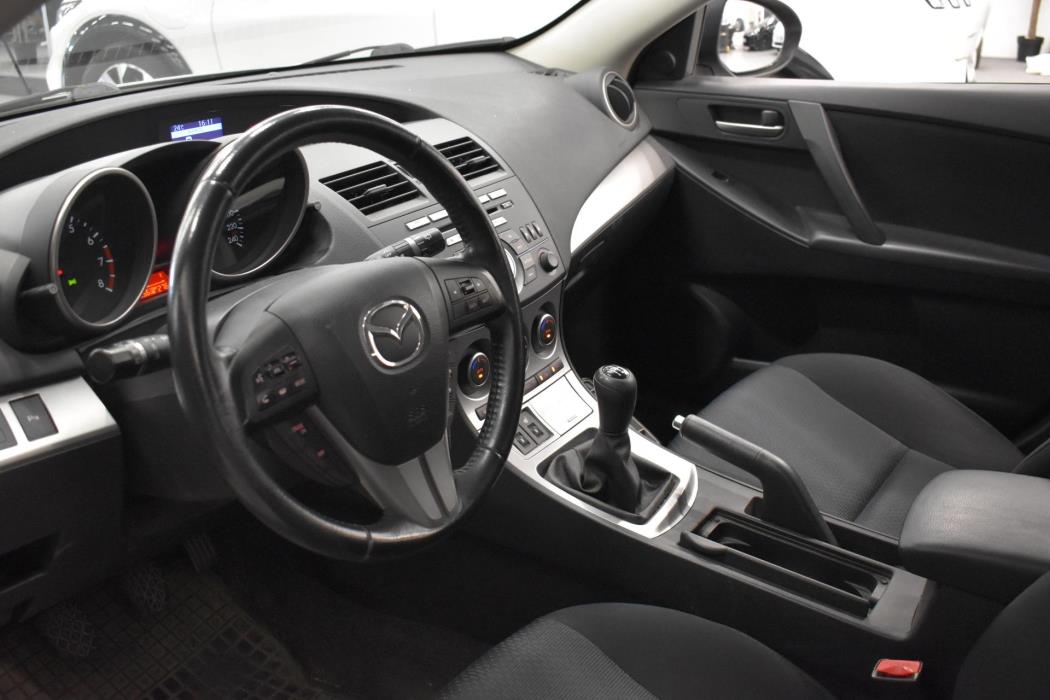 MAZDA 3 2010