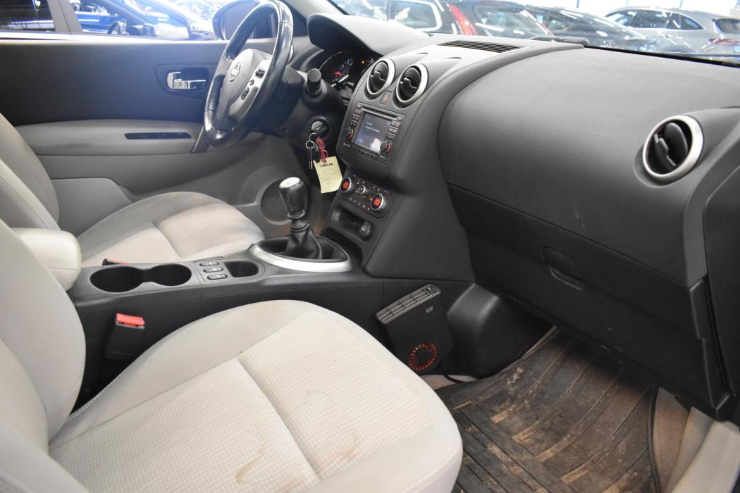 NISSAN Qashqai+2 2012
