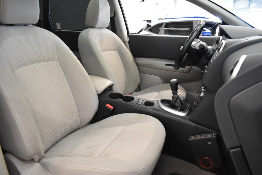 NISSAN Qashqai+2 2012