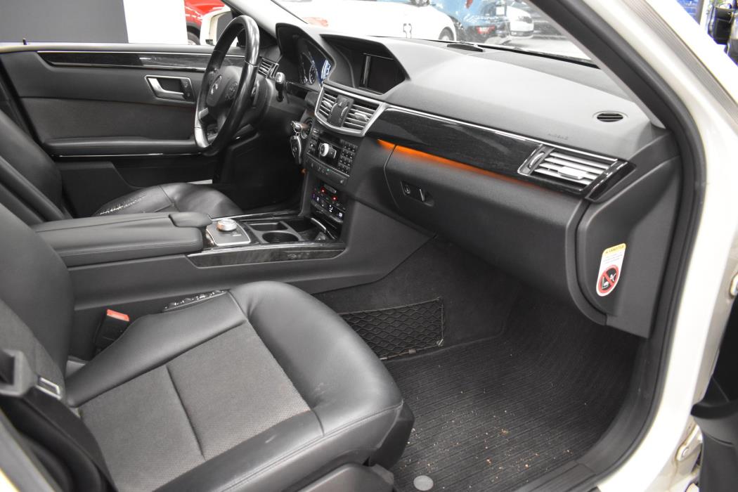 MERCEDES-BENZ E 2012