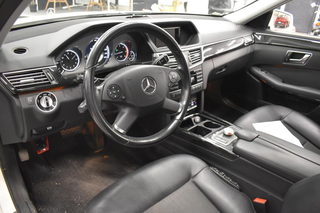 MERCEDES-BENZ E 2012