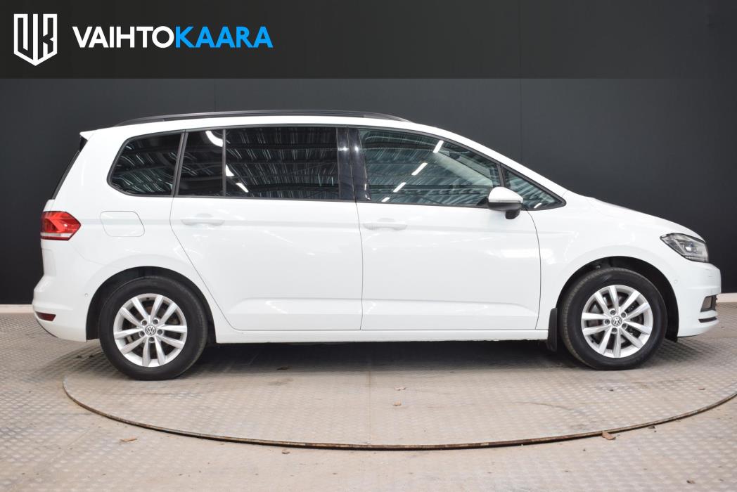 VOLKSWAGEN Touran 2018