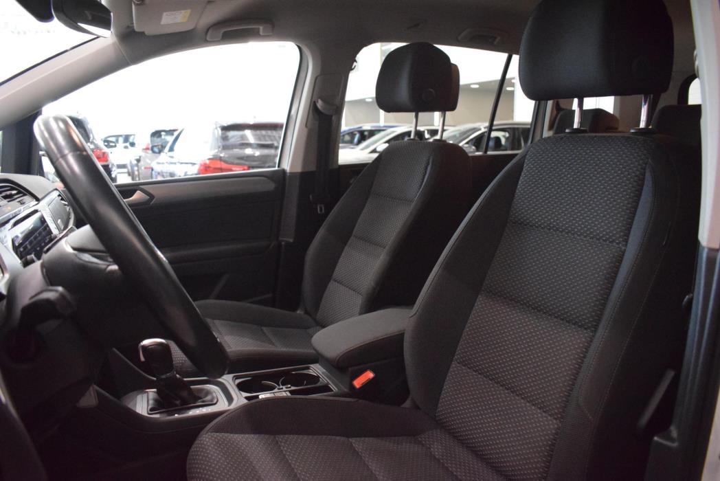 VOLKSWAGEN Touran 2018