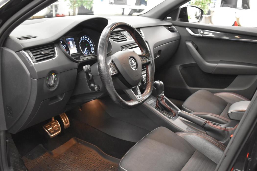 SKODA Octavia 2014