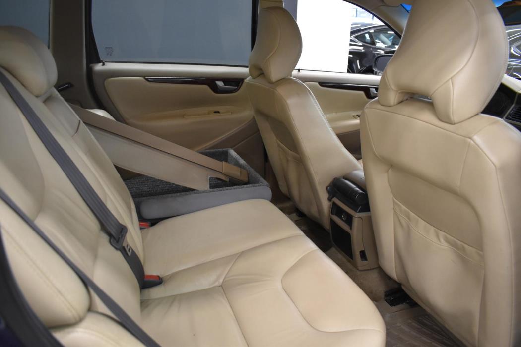 VOLVO V70 2004