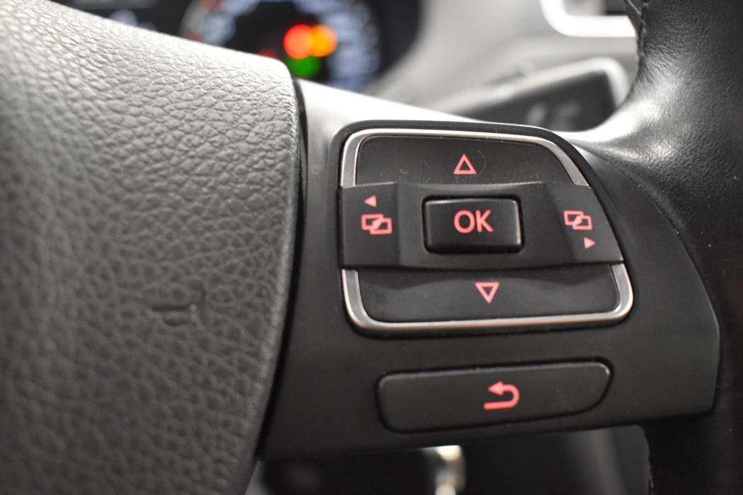VOLKSWAGEN Jetta 2011