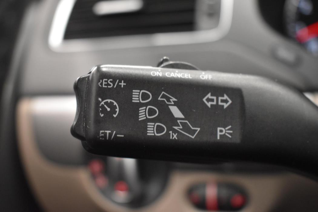 VOLKSWAGEN Jetta 2011