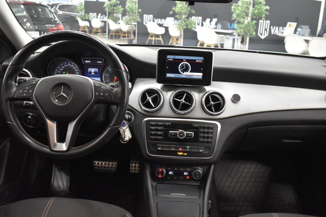 MERCEDES-BENZ GLA 2015